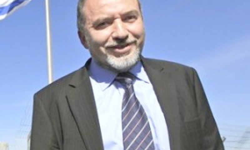 השר ליברמן. יכול להמשיך בתפקידו [צילום: AP]