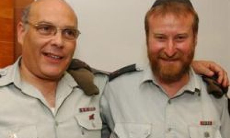 פינקלשטיין (משמאל) ומנדלבליט [צילום: דובר צה"ל]
