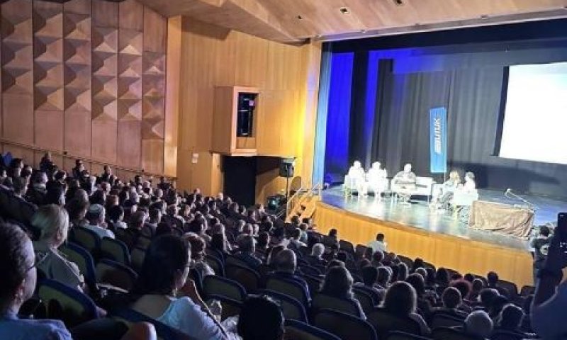 אלפי משתתפים [צילום: "אנחנו - תחת השמים״]