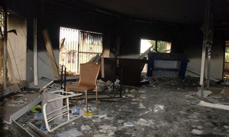 הריסות הקונסוליה בבנגזי [צילום: AP]
