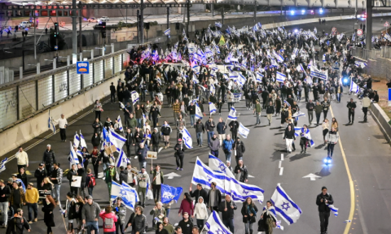 המשטרה לא עצרה את חסימת איילון [צילום: אבשלום ששוני, פלאש 90]