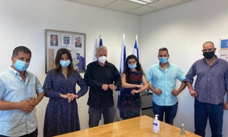 מאות בעלי מלאכה ישפצו בהתנדבות [צילום: דוברות המשרד לחיזוק וקידום קהילתי]