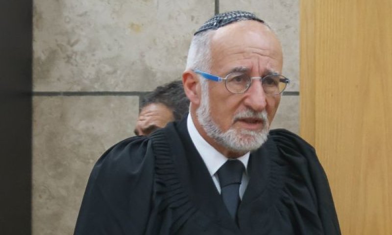 קולה. הראשון בשיטה החדשה [צילום: דוד כהן, פלאש 90]