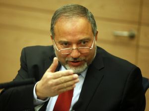 ליברמן. הסמן המיליטנטי בקואליציה [צילום: פלאש 90]