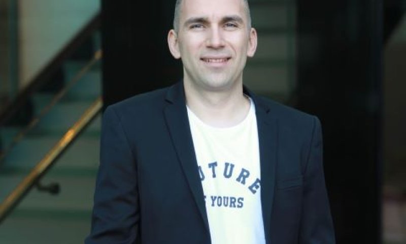 סיימון בלסוב [צילום: ענת קזולה]