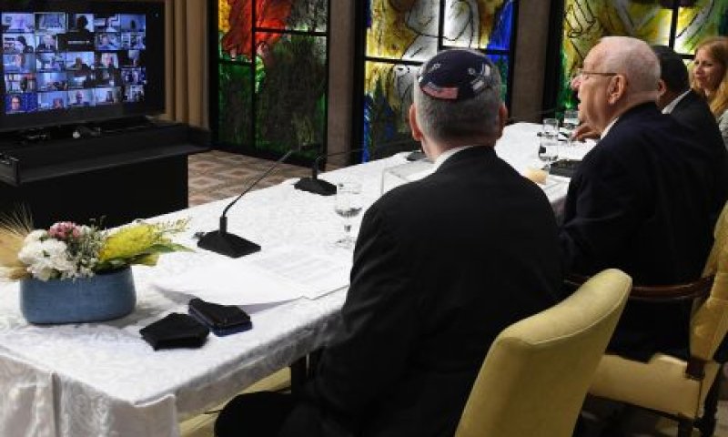 ראובן ריבלין עם חברי ועידת הנשיאים של הארגונים היהודיים בארצות הברית [צילום: מארק ניימן/לע"מ]