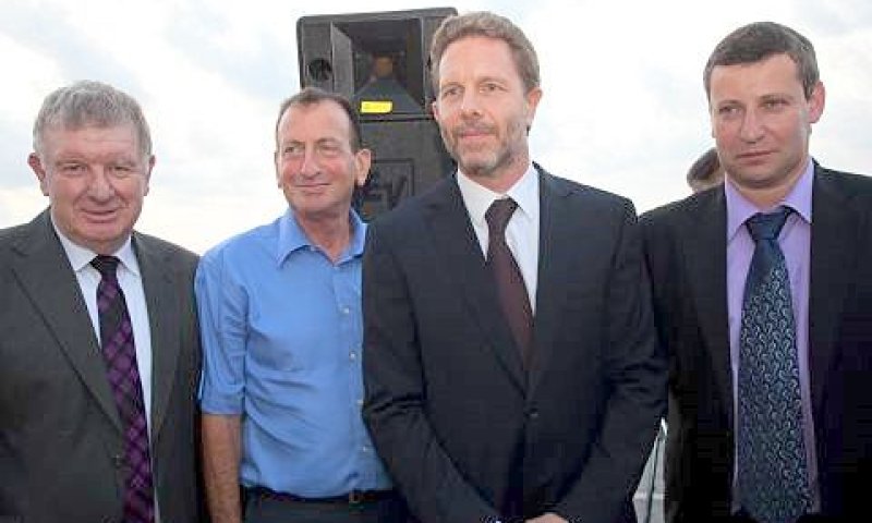 שר התיירות סטס מיסז'ניקוב, שר התיירות והכלכלה היווני פבלוס ירולנוס, ראש עיריית ת"א רון חולדאי ואלי גונן נשיא התאחדות המלונות בישראל [יח"צ]