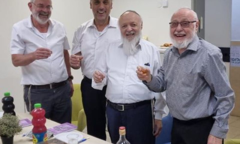 הרבנים דני טרופר ויהושע ויצמן, אלחנן גלט, הרב שמואל לורנץ
