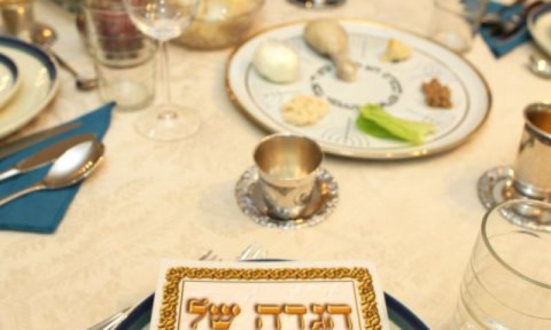 חג פסח. ההכנות בעיצומן [צילום: פלאש 90]