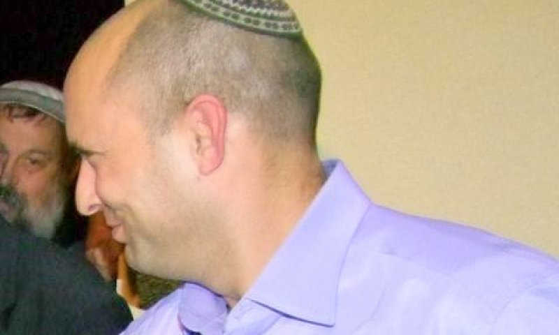 בנט. תוקף את השמאל