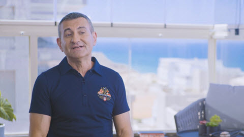 מארק פוסק מחברת צל-וילון המומחה למערכות זכוכית בישראל [צילום: ריבי-טל]