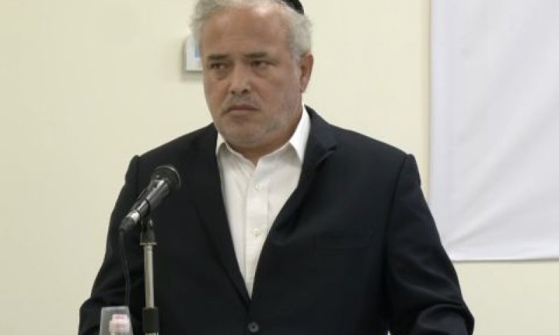 שווינגר. לא החזיקו את הפלאפון [צילום: לע"מ]