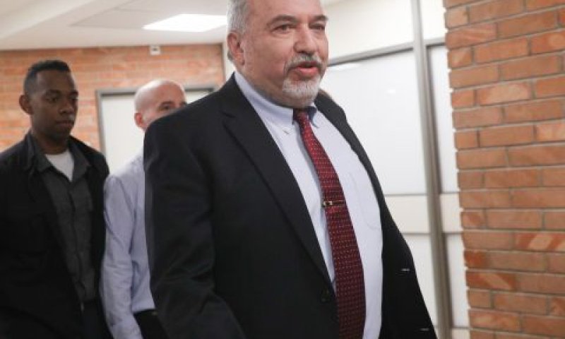 ליברמן. שחיקה במעמדו [צילום: יונתן זינדל/פלאש 90]