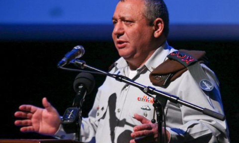 העוזר של איזנקוט [צילום: פלאש 90]