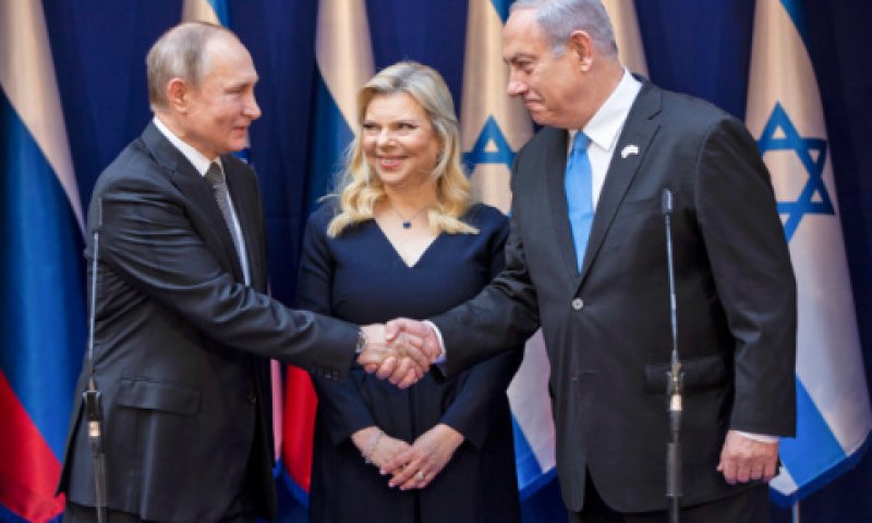בני הזוג נתניהו עם נשיא רוסיה במעון רה"מ [צילום: היידי לוין]