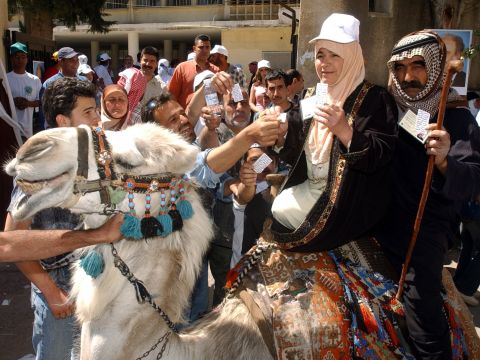 בקעת הלבנון, הגיעו להצביע עם הגמל [AP]