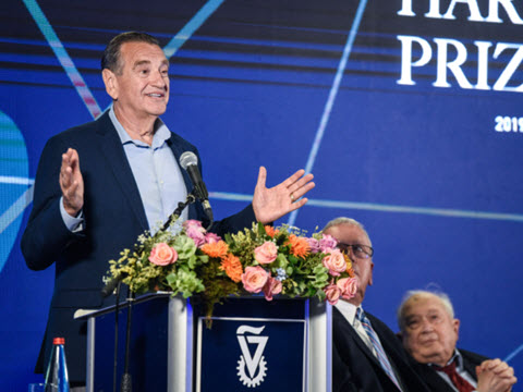 סטיב ברגר, נשיא ה-ATS, אגודת ידידי הטכניון בארצות הברית נושא דברים בטקס [צילום: רמי שלוש, דוברות הטכניון]