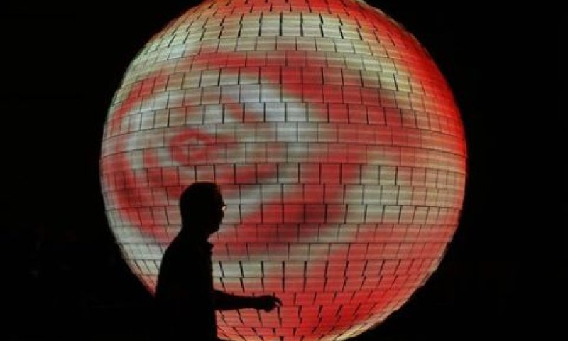 שתי משמרות רכיבה [צילום: AP]