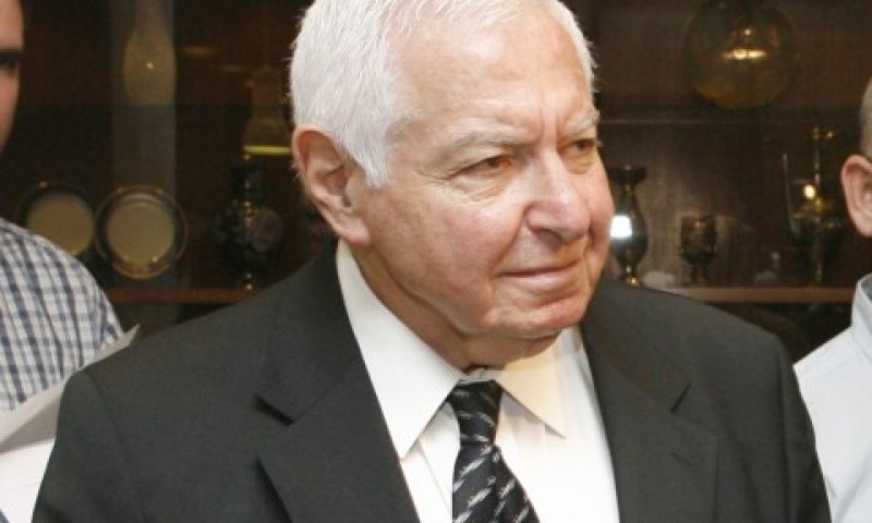 המבקר מיכה לינדנשטראוס. מהי "תרומה אסורה" [צילום: פלאש 90]