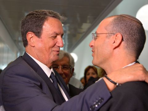 מיקי קומיסר (משמאל) [צילום: יוסי זליגר]