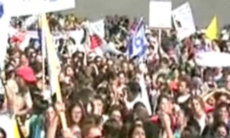 הפגנת המתנחלים מול קרית הממשלה [צילום: מן הטלוויזיה]