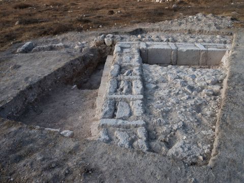 שרידי המבנה [צילום: דאיין קרישטנסן]