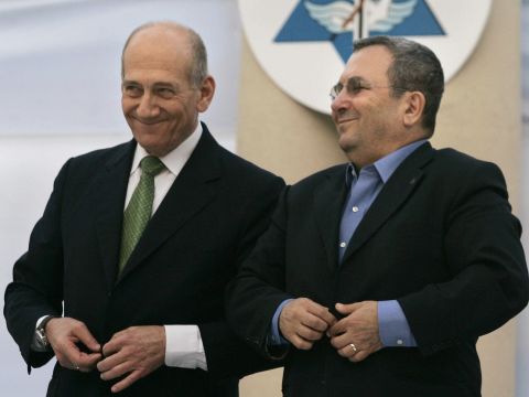 העניקו חנינה. אולמרט וברק [AP]