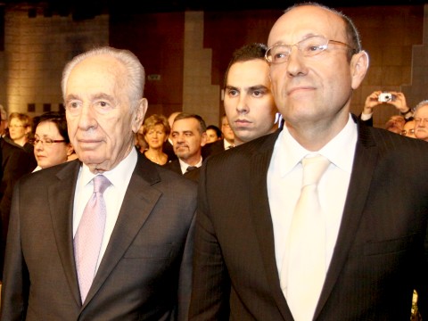 אלכסנדר משקביץ ונשיא המדינה, שמעון פרס [צילום: בן אייזנברג "צילום וניל בטעם"]