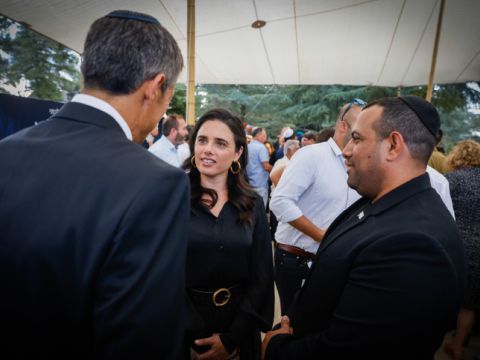 קארה, הנדל ואיילת שקד [צילום: אוליביה פיטוסי/פלאש 90]