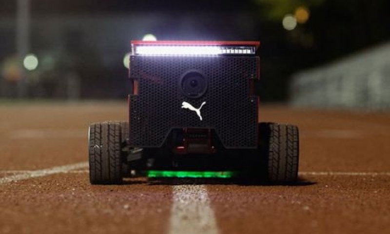 לאן אתה ממהר? BeatBot של פומה [צילום: יח"צ]