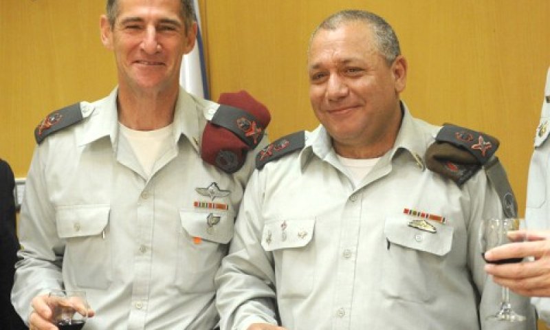 גדי איזנקוט וסגנו המיועד יאיר גולן [צילום: דו"צ]