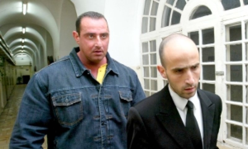 אלי האנה (מאחור) ופרקליטו [צילום: פלאש 90]