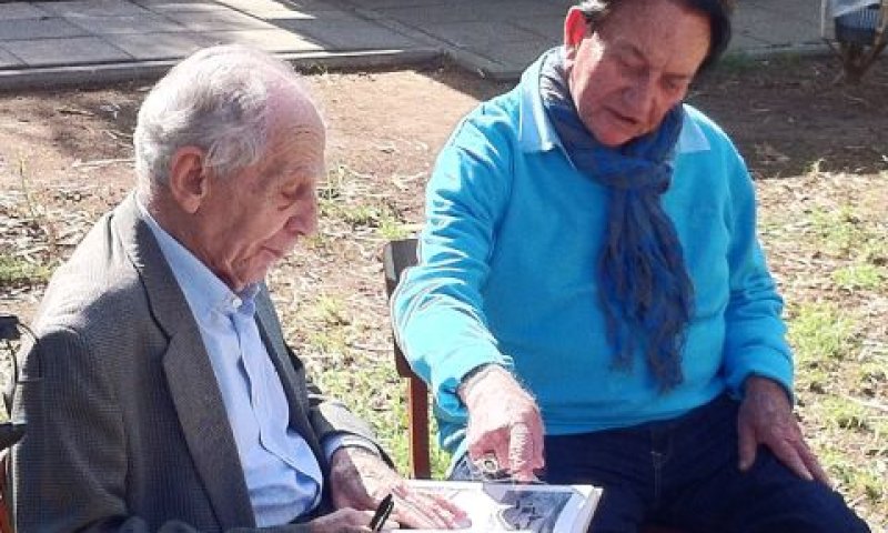 ריקליס והלל. דפדוף באלבום התמונות