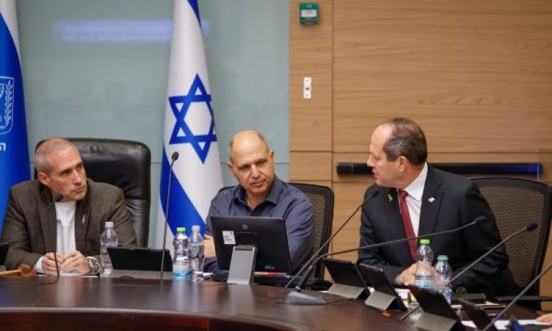 ניר ברקת, חנוך מילביצקי [צילום: נועם מושקוביץ/דוברות הכנסת]