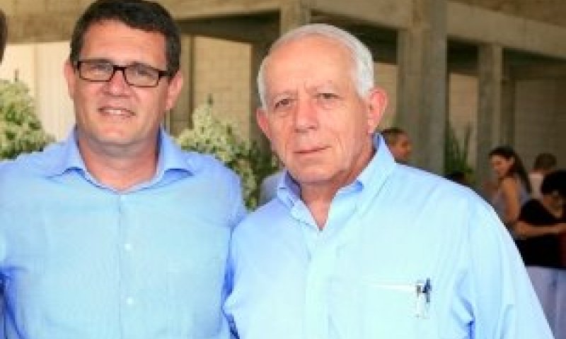 אריה מינטקביץ - יו"ר גזית גלוב ישראל, ורונן אשכנזי - מנכ"ל [צילום: שחר אהרוני]