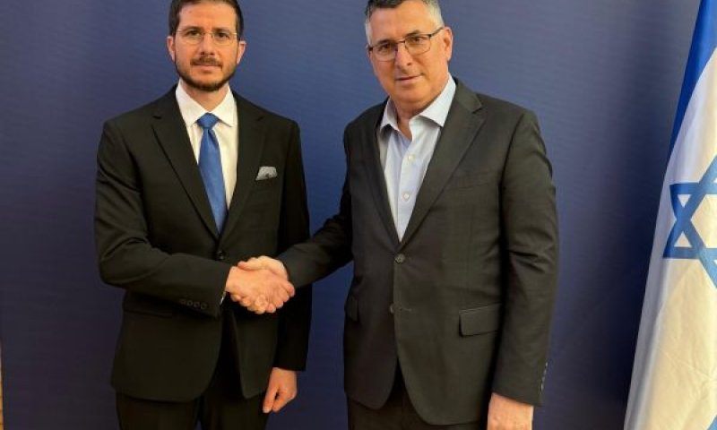 חיזוק קשרים עם נוצרים