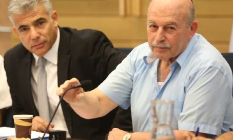 סלומינסקי ולפיד בוועדת הכספים [צילום: דוברות הכנסת]