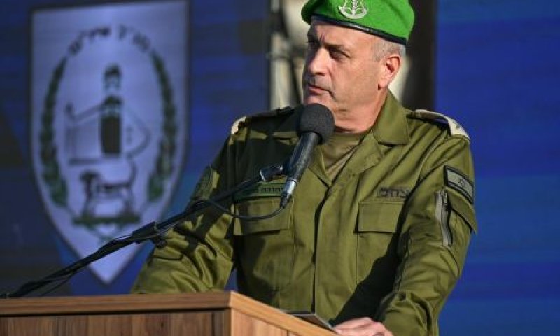 פוקס. נאום פוליטי במדים [צילום: דובר צה''ל]
