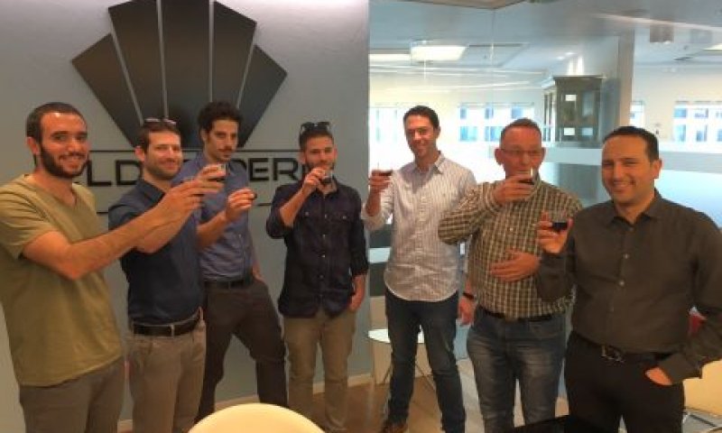 טקס חתימת עסקת ההשקעה בראוטיר במשרדי אלדד פרי [צילום: יח"צ]