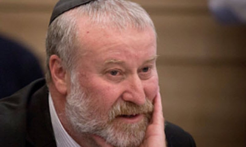 מנדלבליט. מוצ"ש בבית הכנסת [צילום: מרים אלסטר, פלאש 90]