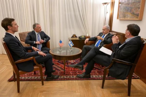 נתניהו, דרמר: בפגישה עם וויטקוף וקושנר לפני הישיבת הממשלה [צילום: מעיין טואף, לע"מ]