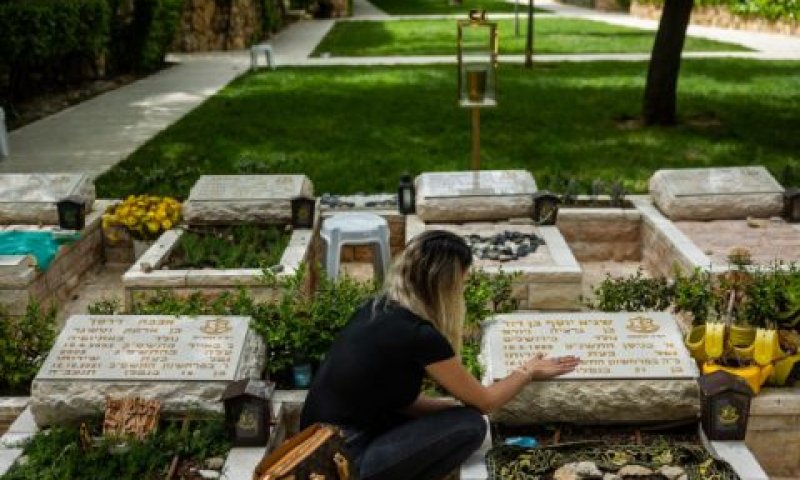 בית העלמין הצבאי בהר הרצל [צילום: יונתן זינדל/פלאש 90]