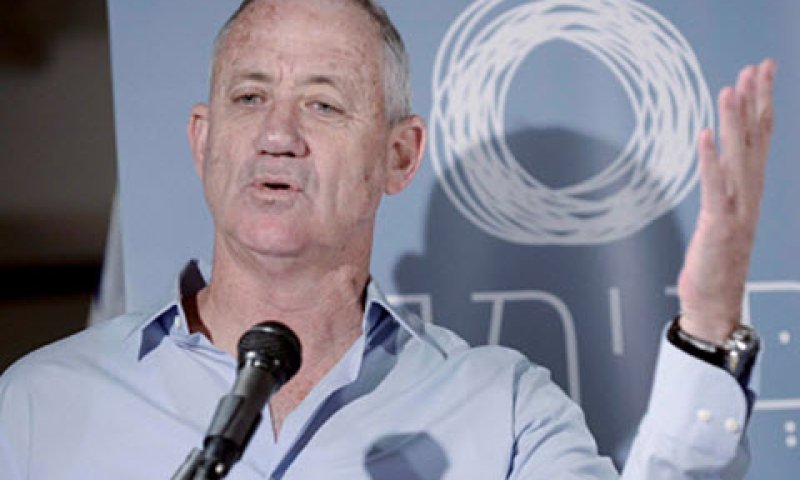 גנץ. ייאלץ להתחיל לדבר [צילום: תומר נויברג/פלאש 90]