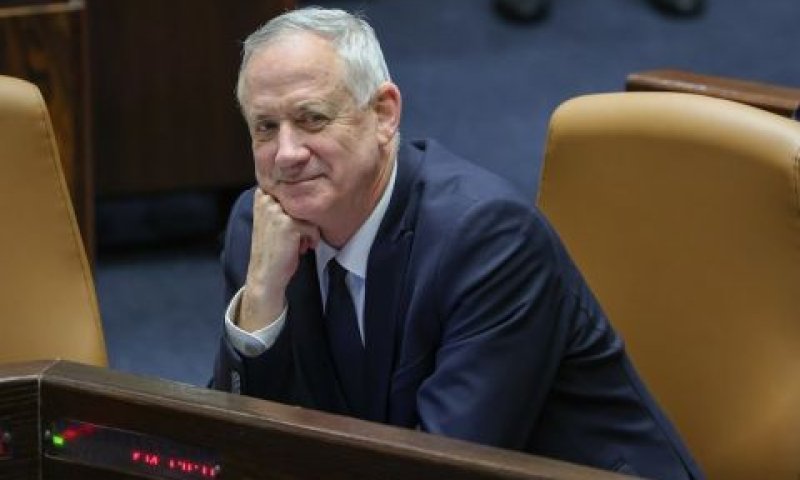 שר הביטחון גנץ. הציג את הפשרה אחרי חצות הלילה [צילום: נועם מושקוביץ/דוברות הכנסת]