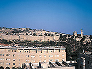 מלון דן בוטיק: מול החומות
