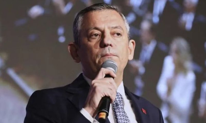 אוזגור אוזל. נפסל בגלל שוחד בחירות [צילום: AP/Ali Unal]