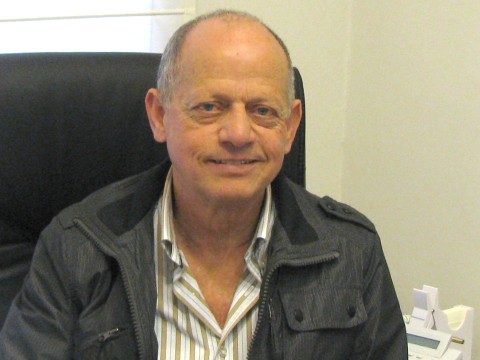 צבי אפל [צילום: יח"צ]
