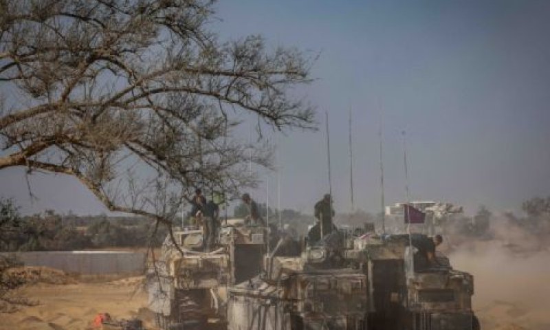 טנקים בגבול רצועת עזה [צילום: חיים גולדברג/פלאש 90]