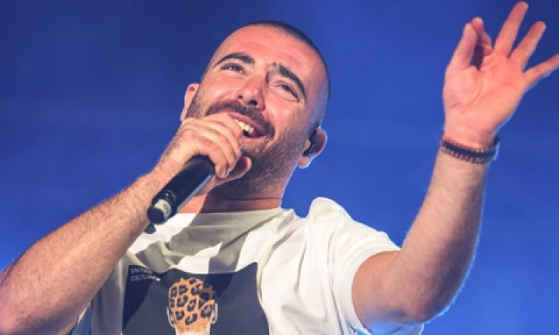עומר אדם. הצטלם עם בז שבוי [צילום: דוד כהן, פלאש 90]