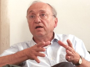 השר יעקב נאמן. לא יכול לפסול את ביניש [צילום: פלאש 90]